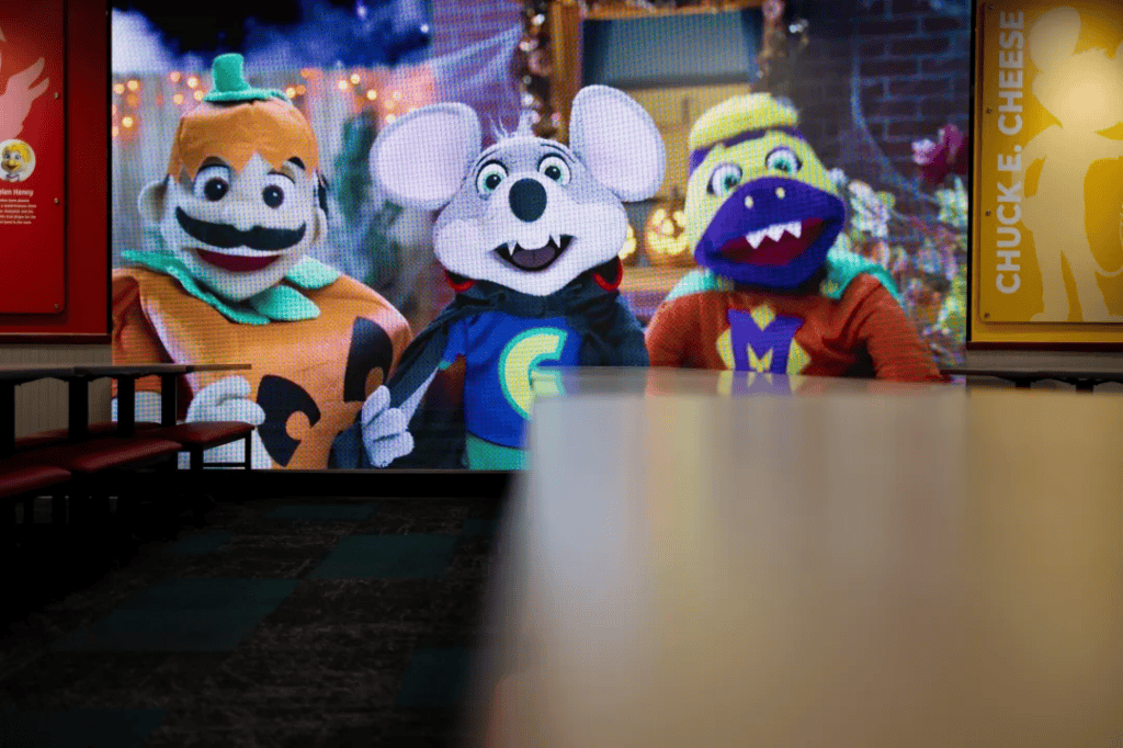 The Last Chicago-area Chuck E. Cheese West Islip, NY To Boot The